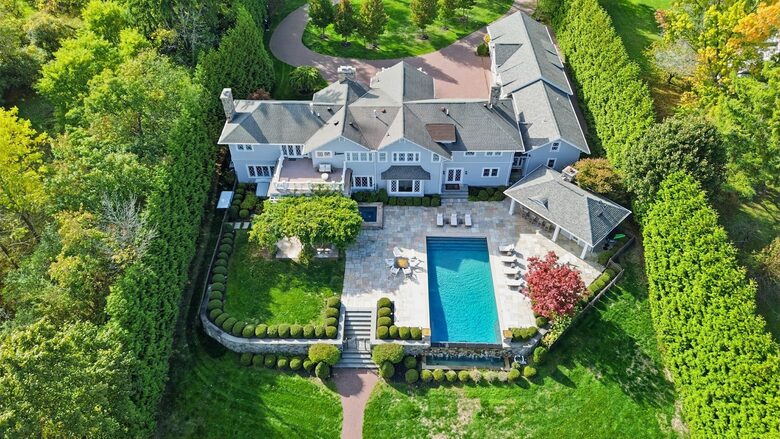 Luxury Finger Lakes Lakefront Retreat on Seneca Lake - Geneva, New York