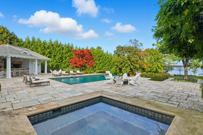 Luxury Finger Lakes Lakefront Retreat on Seneca Lake - Geneva, New York