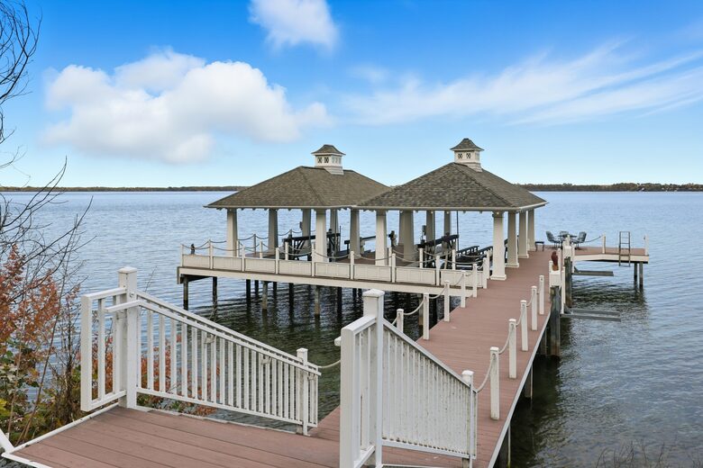 Luxury Finger Lakes Lakefront Retreat on Seneca Lake - Geneva, New York