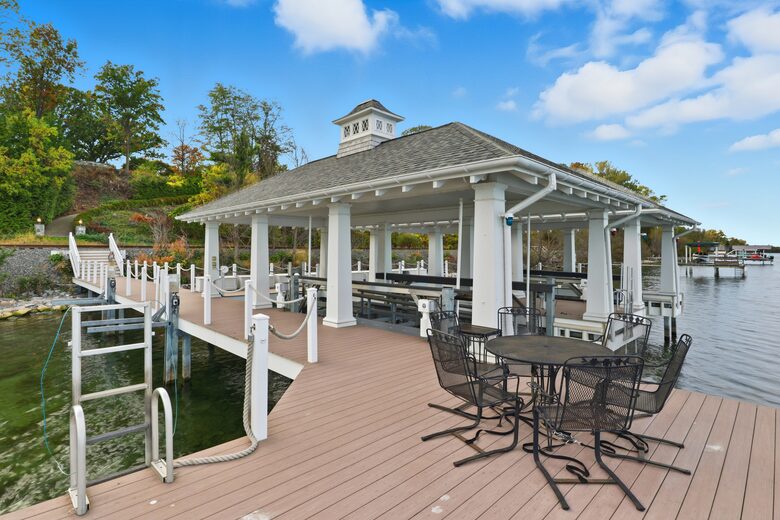 Luxury Finger Lakes Lakefront Retreat on Seneca Lake - Geneva, New York