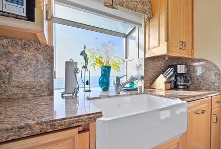 Oceanfront Rio Del Mar Retreat with Panoramic Views - Aptos, California