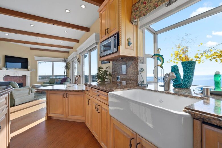 Oceanfront Rio Del Mar Retreat with Panoramic Views - Aptos, California