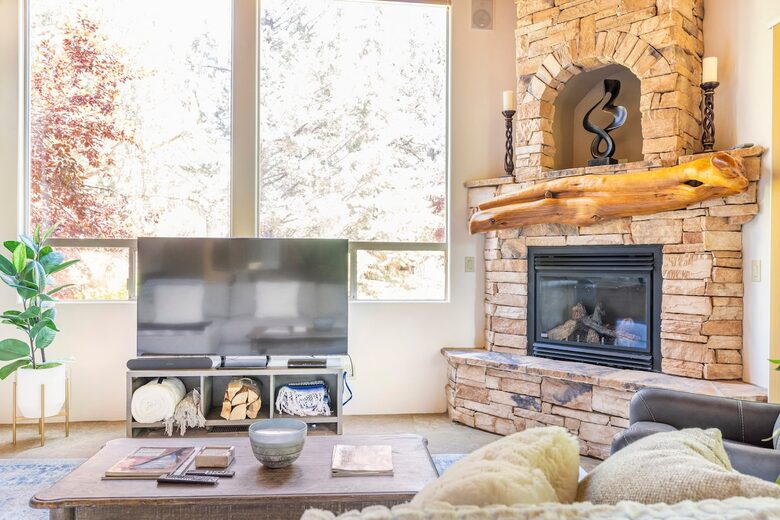 Elevated Red Rock Retreat with Trail Access - Sedona, Arizona