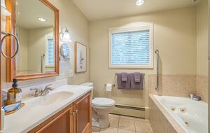 Oceanfront Cliffside Juan de Fuca Strait Retreat in Port Angeles - Port Angeles, Washington