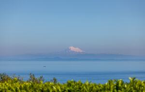 Oceanfront Cliffside Juan de Fuca Strait Retreat in Port Angeles - Port Angeles, Washington