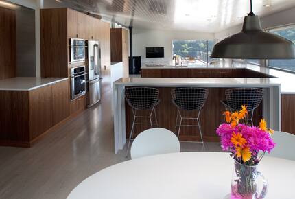 Architectural Lakeview Retreat in Branson West - Branson West, Missouri