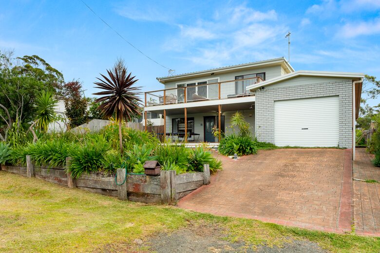 Beach House on the South Coast - Manyana, Australia