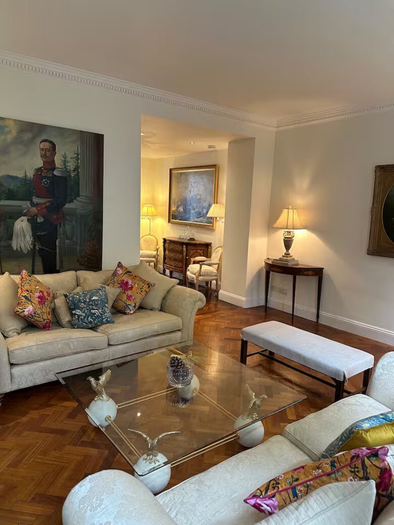 An Exceptional Chelsea Residence with Rooftop Terrace - London, United Kingdom