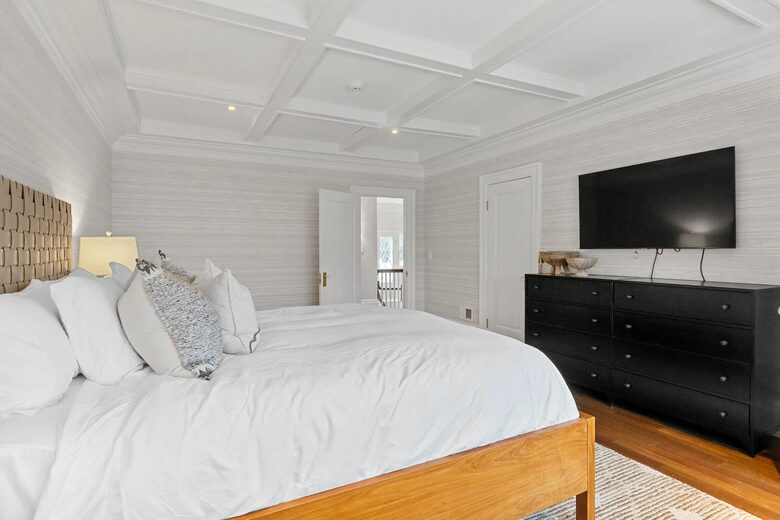 Luxury Finger Lakes Lakefront Retreat on Seneca Lake - Geneva, New York