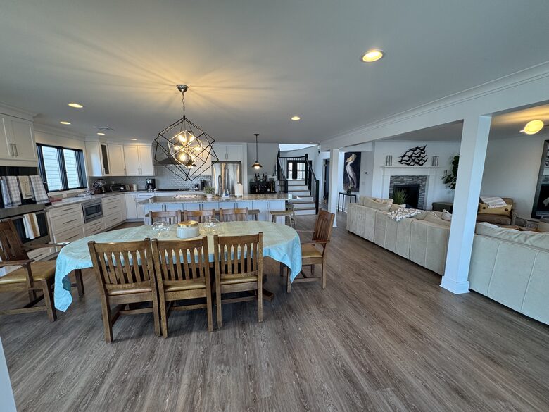 Waterfront Coastal Retreat on Barnegat Bay - Brick, New Jersey