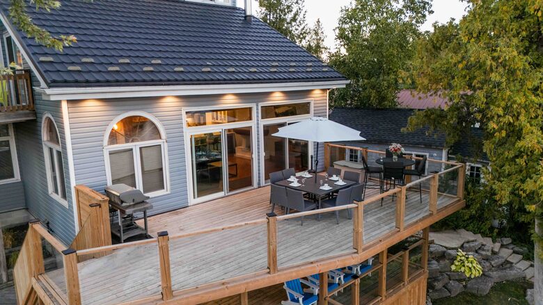 Kawartha Luxury Waterfront Home with Live-In Boathouse! - Fenelon Falls, Canada