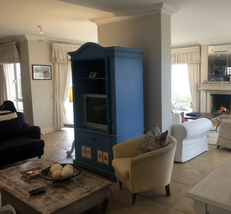 Sophisticated St. Francis Bay Living with Direct Waterfront Access - St Francis Bay, South Africa