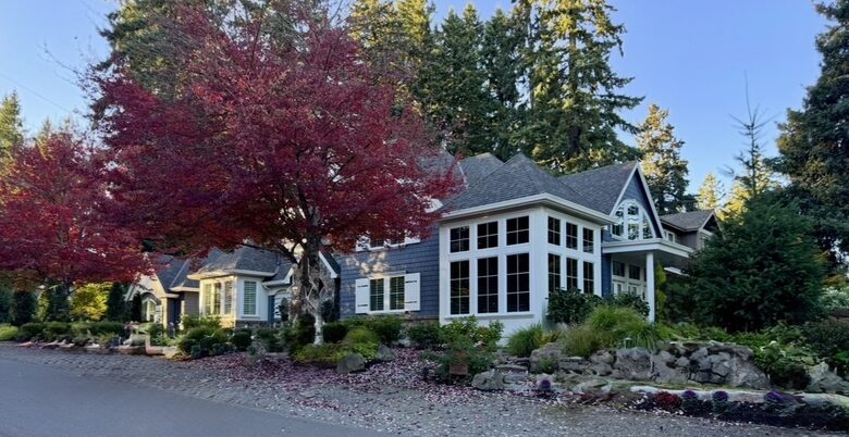 Elegant Lake Oswego Estate with Wine Cellar & Private Bar - Lake Oswego, Oregon