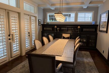 Dining Room - Seats 10 people
