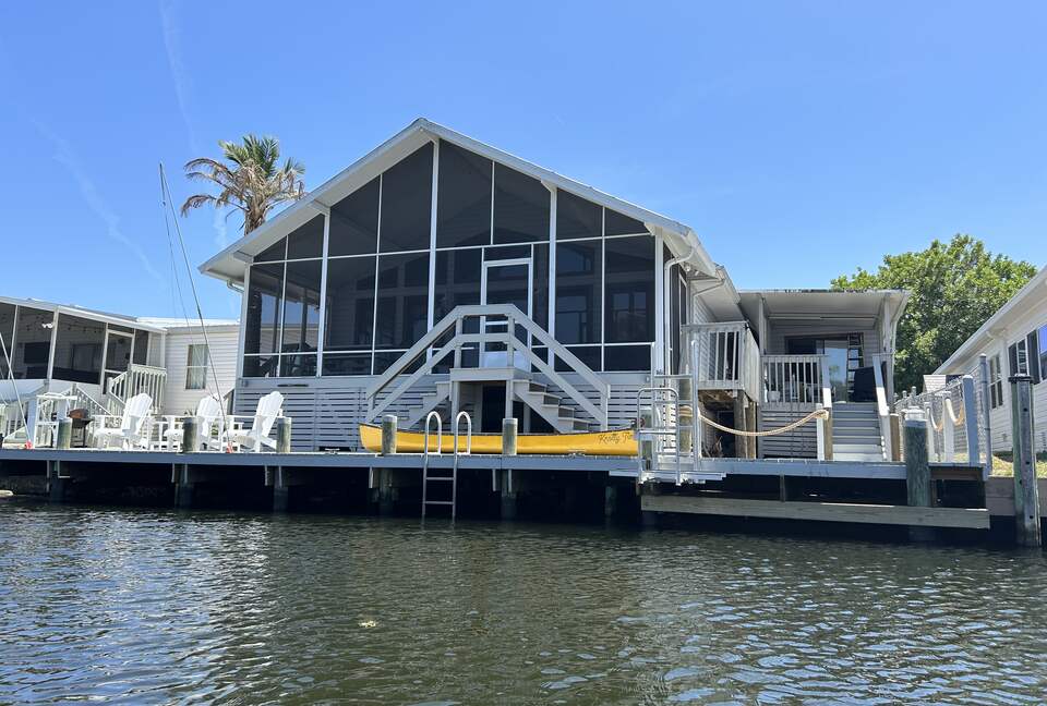 Old Florida Waterfront Escape - Homosassa, Florida
