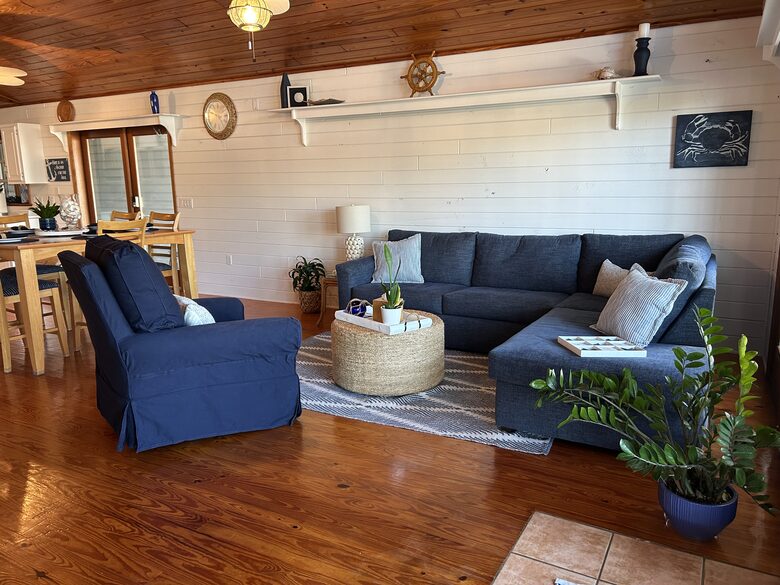 Old Florida Waterfront Escape - Homosassa, Florida