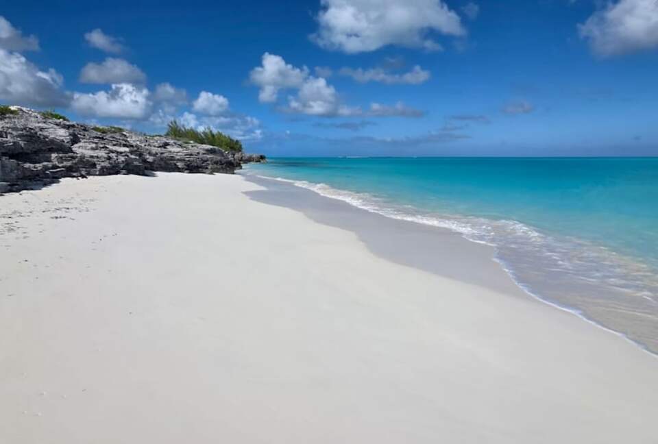 Tar Bay Oceanfront Splendor | Includes Pool and Guest House - Great Exuma, Bahamas