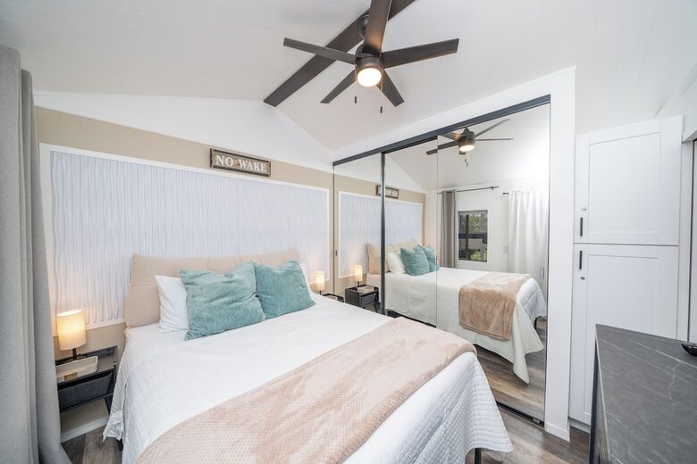 Lake Havasu Waterfront Tiny Home - Lake Havasu City, Arizona