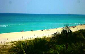 Miami Beach, Mid-Beach Large 2BR Beach Front on Collins Ave. - Comfortably Sleeps 4-6 - Miami Beach, Florida