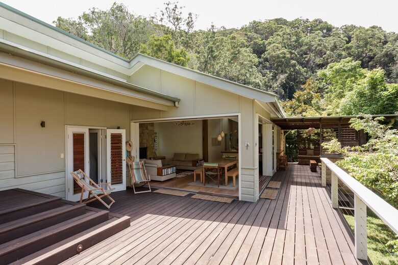 Secluded National Park Beach House - Great Mackerel Beach, Australia