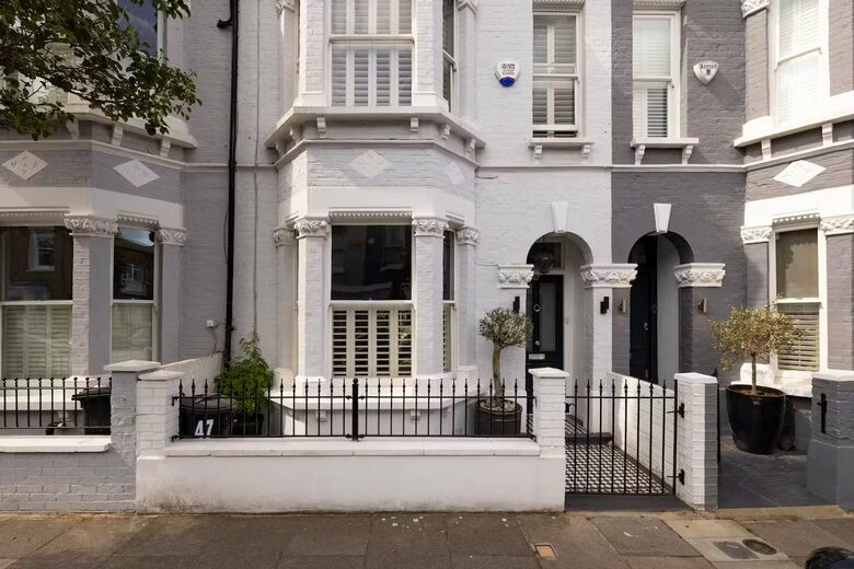 A Refined Fulham Townhouse with Private Garden - London, United Kingdom