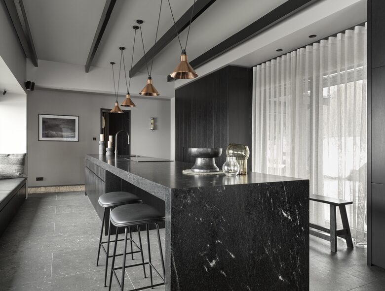 A Sophisticated Coastal Sanctuary with Panoramic Sea Vistas - Akureyri, Iceland