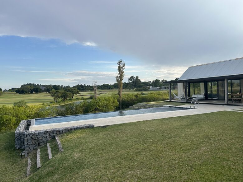 An Elegant Home on the Carmelo Golf Course - Carmelo, Uruguay
