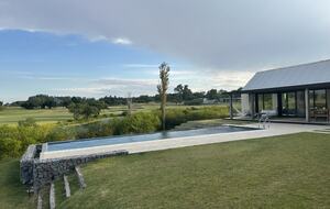 An Elegant Home on the Carmelo Golf Course - Carmelo, Uruguay