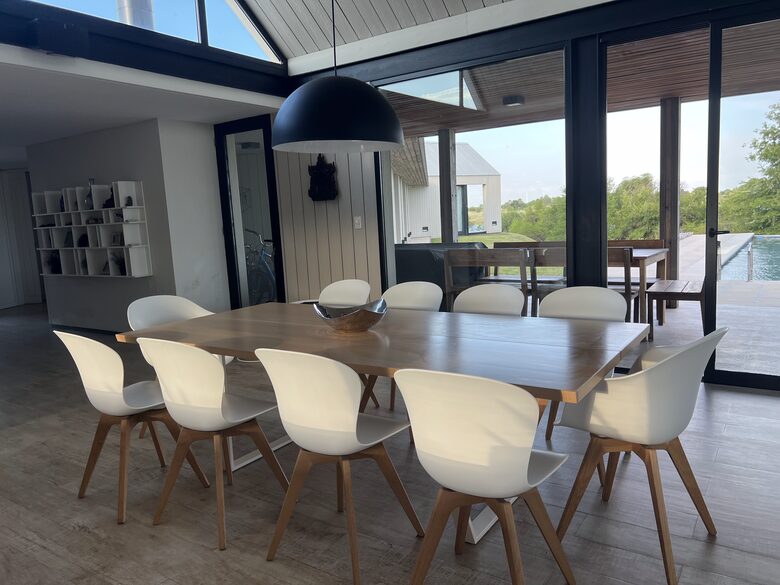 Indoor dining room