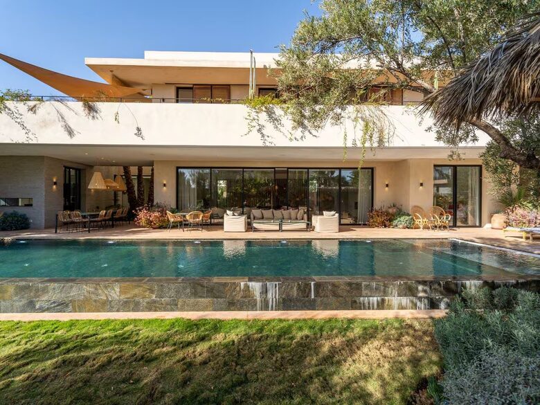 A Sophisticated Six-Bedroom Villa in Amelkis Golf Residence - Marrakesh, Morocco