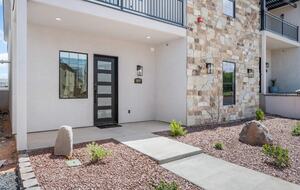 Five-Bedroom Home with Courtyard Pool Near Sand Hollow Reservoir - Hurricane, Utah