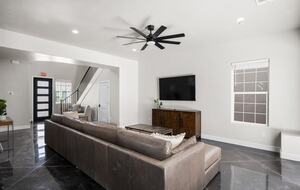 Five-Bedroom Home with Courtyard Pool Near Sand Hollow Reservoir - Hurricane, Utah