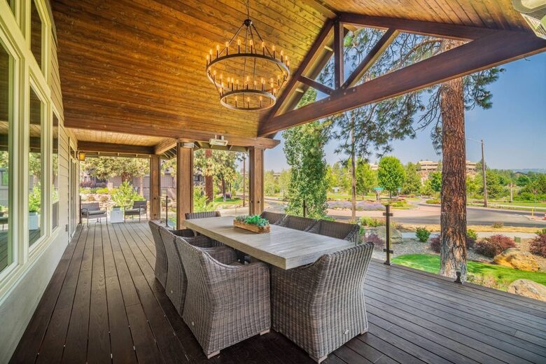 Modern Riverfront Retreat Overlooking the Deschutes - Bend, Oregon