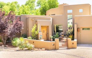 Elevated Red Rock Retreat with Trail Access - Sedona, Arizona