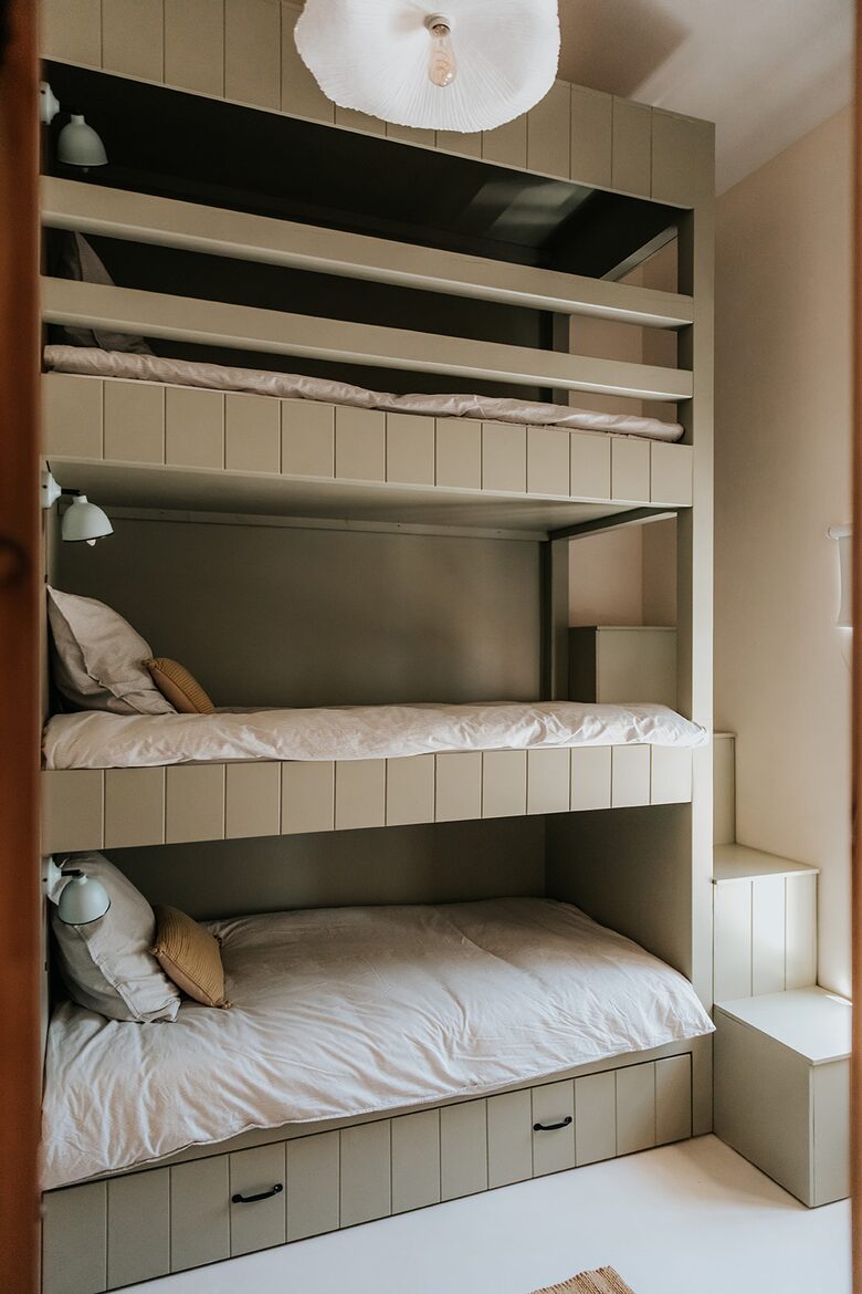 Tranquil Luxury in a Restored Period Barn - Bardou, France