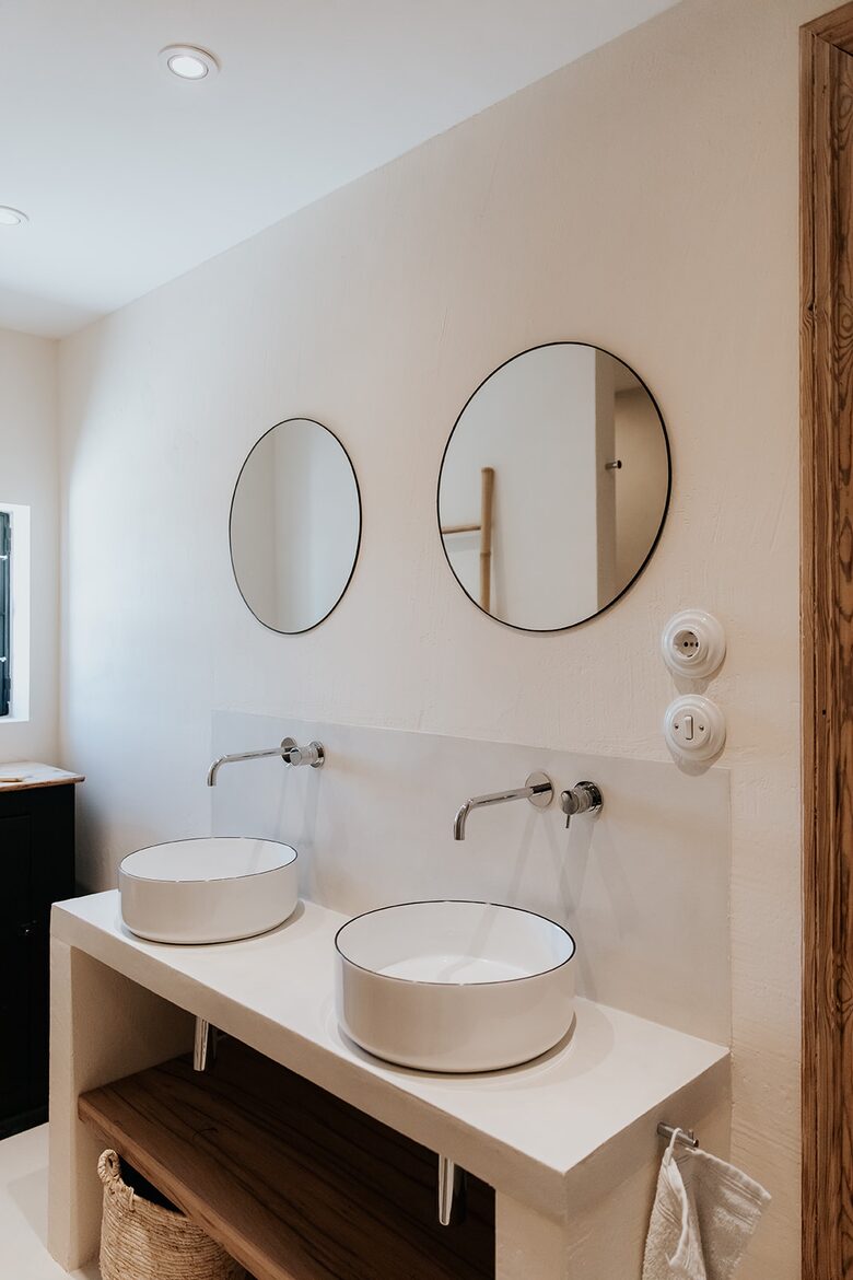 Tranquil Luxury in a Restored Period Barn - Bardou, France