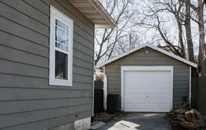 Midtown Springfield Bungalow with Walkable Location and Private Fenced Yard - Springfield, Missouri