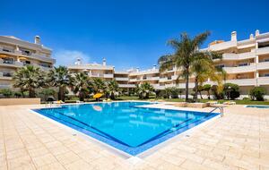 Relaxed Algarve Retreat Near São Rafael Beach - Albufeira, Portugal