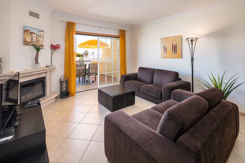 Relaxed Algarve Retreat Near São Rafael Beach - Albufeira, Portugal