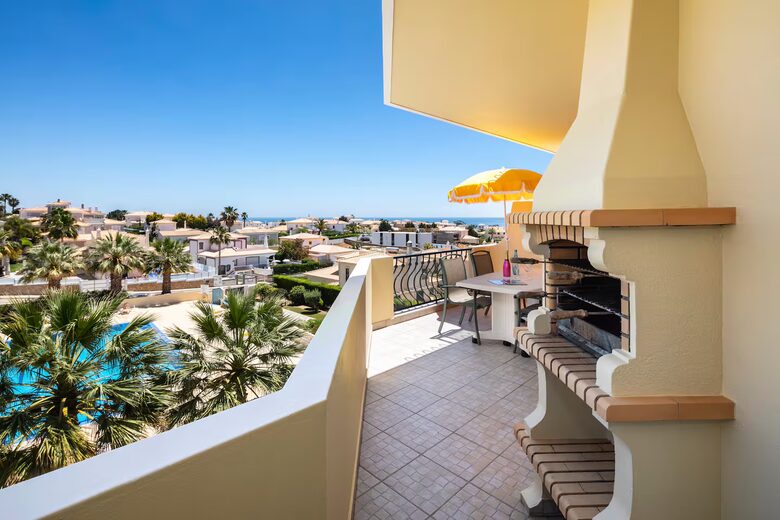 Relaxed Algarve Retreat Near São Rafael Beach - Albufeira, Portugal