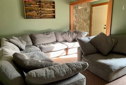 Historic Family Estate with Indoor Hot Tub in Upstate New York - New Berlin, New York
