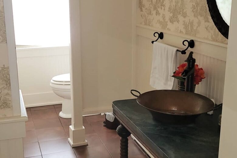 Historic Family Estate with Indoor Hot Tub in Upstate New York - New Berlin, New York