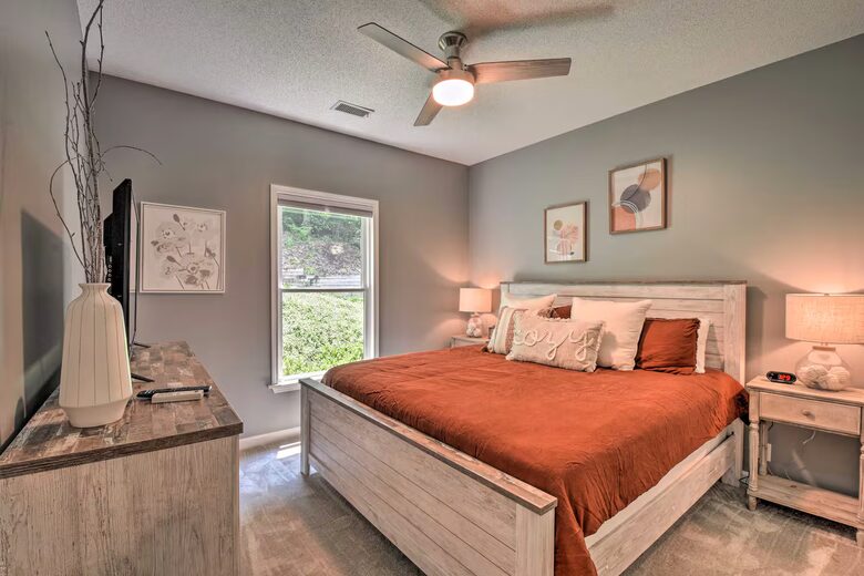 Five-Bedroom Lake Hartwell Escape with Dock, Kayaks & Views - Seneca, South Carolina