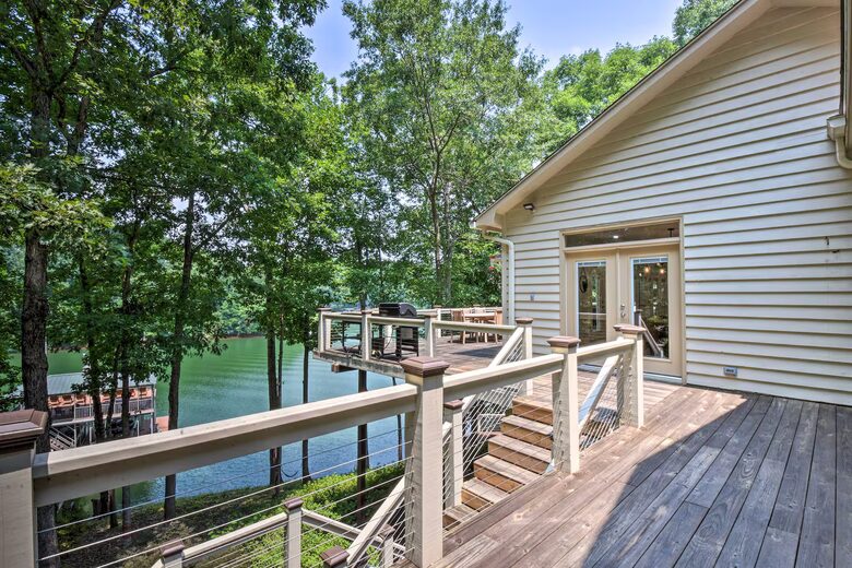 Five-Bedroom Lake Hartwell Escape with Dock, Kayaks & Views - Seneca, South Carolina