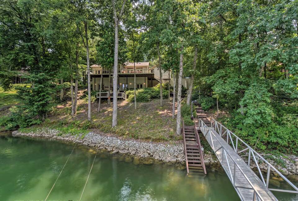Five-Bedroom Lake Hartwell Escape with Dock, Kayaks & Views - Seneca, South Carolina