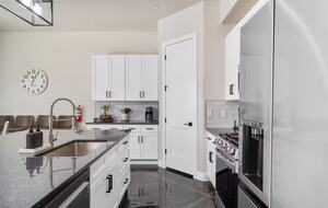Five-Bedroom Home with Courtyard Pool Near Sand Hollow Reservoir - Hurricane, Utah