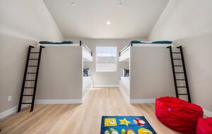 Five-Bedroom Home with Courtyard Pool Near Sand Hollow Reservoir - Hurricane, Utah