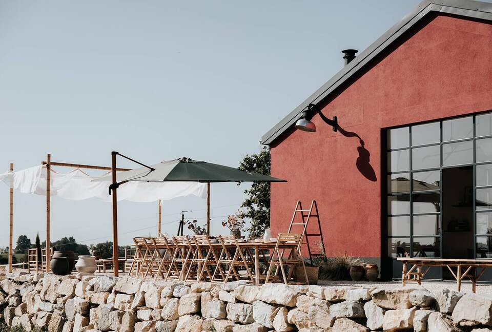 Tranquil Luxury in a Restored Period Barn - Bardou, France