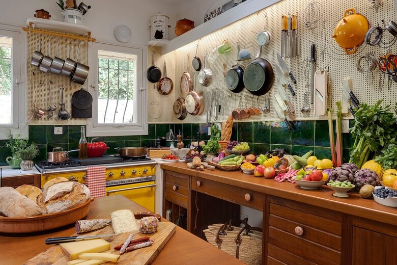 A Provençal Culinary & Historical Haven - Châteauneuf-Grasse, France
