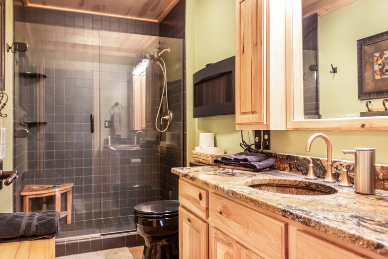 Northwoods Lakefront Retreat on Frazer Bay - Tower, Minnesota